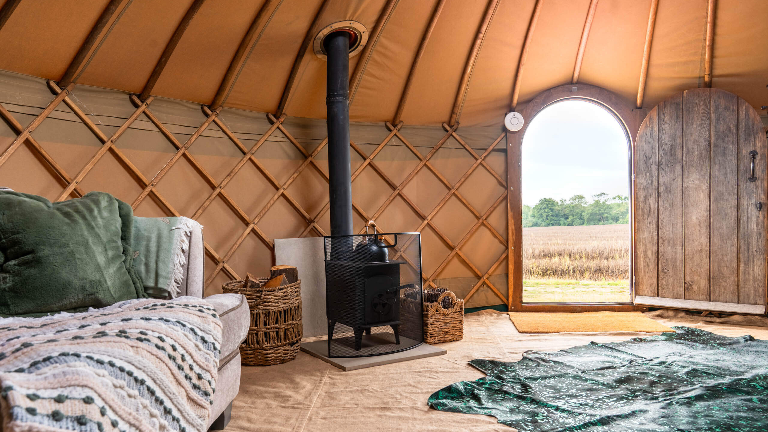 the-montreal-estate-yurt-14